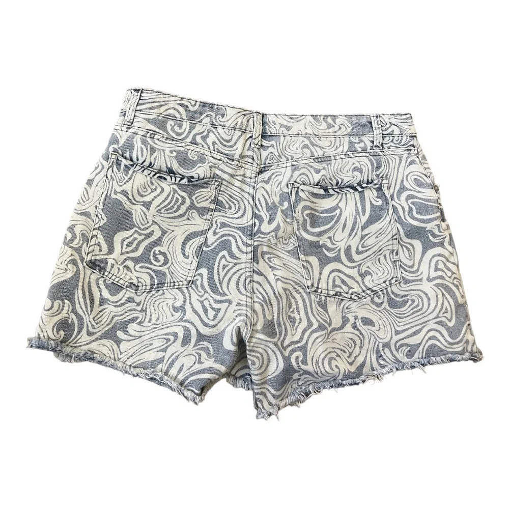 No‎ Boundaries retro swirl pattered jean shorts plus size 17